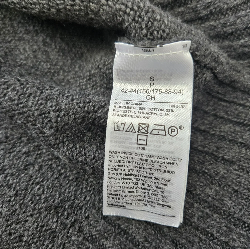 Gap Hooded Sweater - Picture 3 of 3